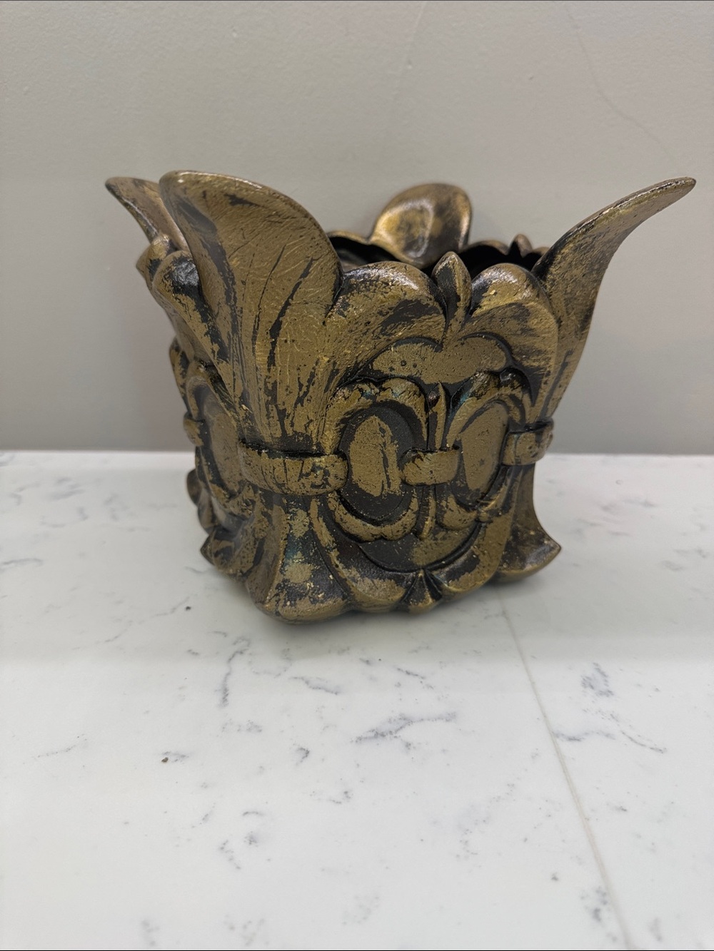 Fleur De Lis candle holder